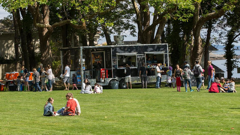 Canvas Church Oak Bay