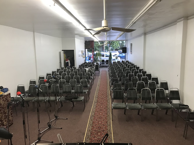 Toronto Calvary Cross Church ...... Apostolic Faith